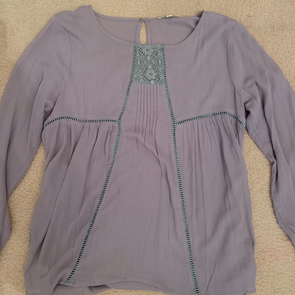 Grey “Mogs” boutique shirt, lace cut out details